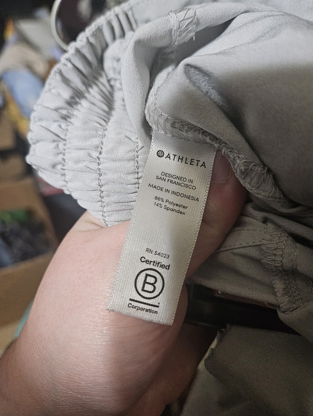 Athleta Chelsea Cargo Utility Joggers Size 6Tall Very Light Gray! - Picture 4 of 9